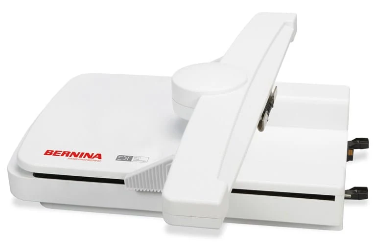 BERNINA 790 PRO mit SDT-Stickmodul