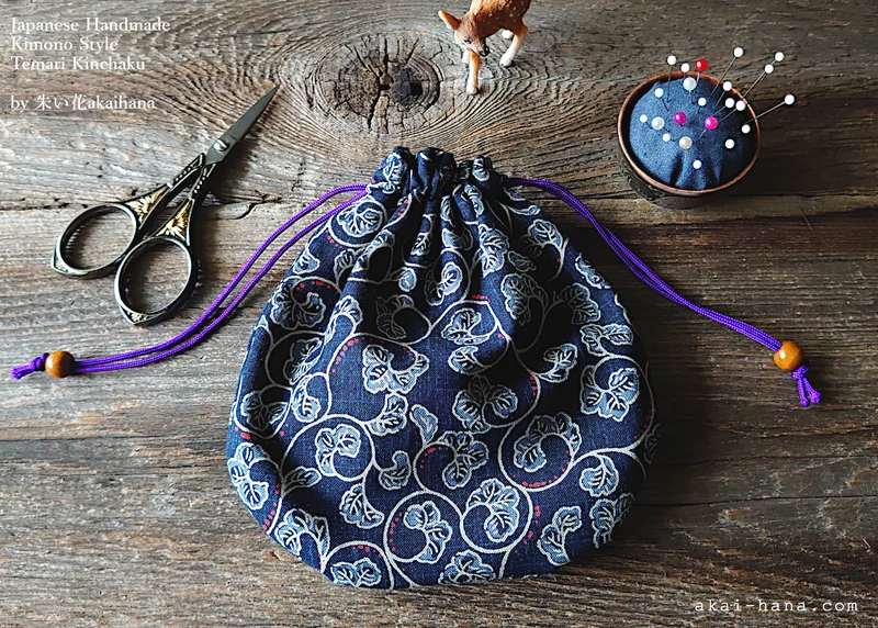 Japanese Handmade Temari Kinchaku Purse, Karakusa, tkjp0012