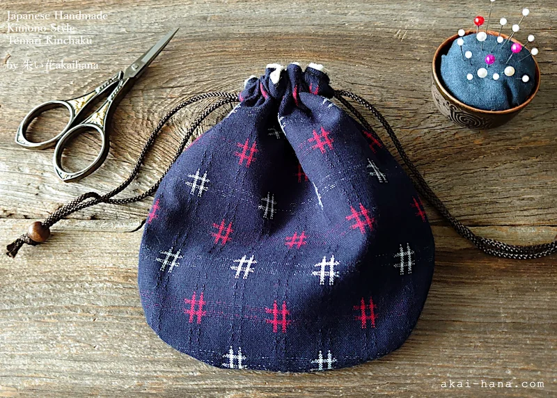 Japanese Handmade Temari Kinchaku Purse, Kurume Kasuri (Japanese Ikat), Red x White Igata ⦿kpjf1016