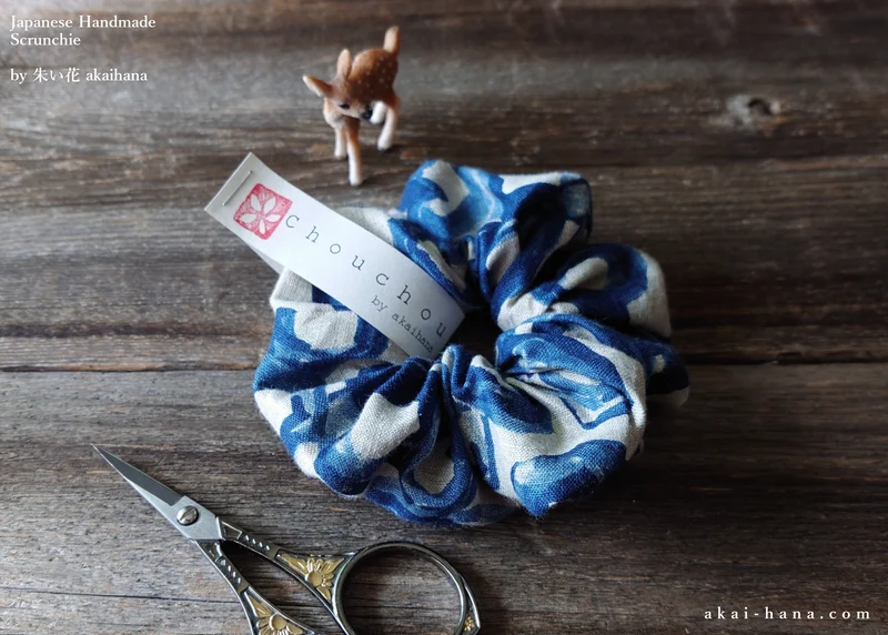 Japanese Handmade Linen Scrunchies, Indigo Circles, scjf0069