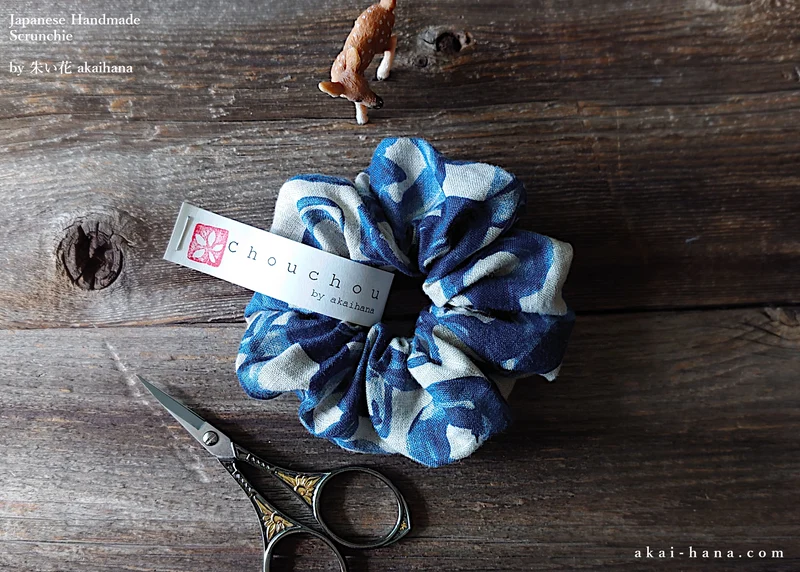 Japanese Handmade Linen Scrunchies, Indigo Circles, scjf0069
