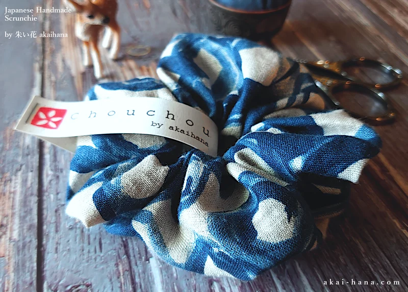 Japanese Handmade Linen Scrunchies, Indigo Circles, scjf0069