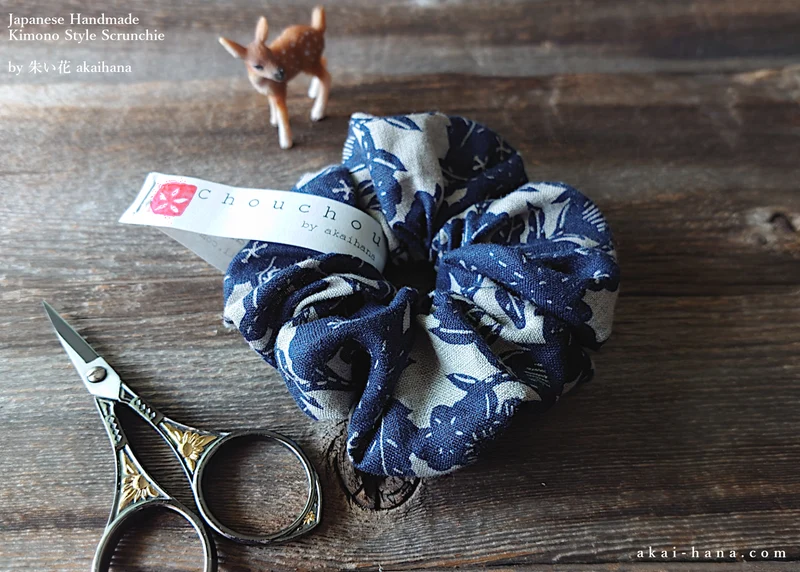 Japanese Handmade Linen Scrunchies, Indigo Floral ⦿scjf0075