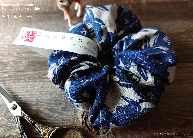 Japanese Handmade Linen Scrunchies, Indigo Floral ⦿scjf0075