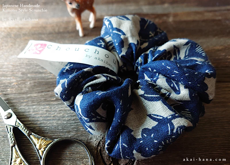 Japanese Handmade Linen Scrunchies, Indigo Floral ⦿scjf0075