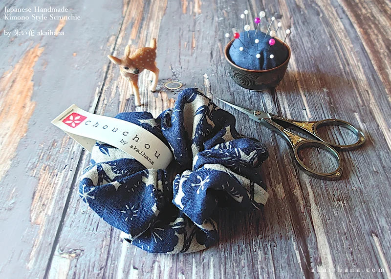 Japanese Handmade Linen Scrunchies, Indigo Floral ⦿scjf0075