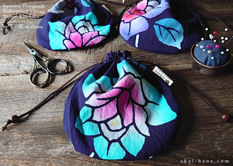 Repurposed Vintage Yukata (Summer Kimono) Temari Kinchaku Purse ⦿tkvk0001