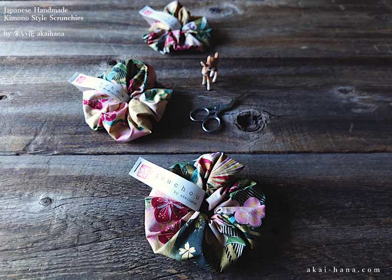 Japanese Handmade Kimono Style Chouchou/Scrunchies, Beige and Pink Floral ⦿scjf0015