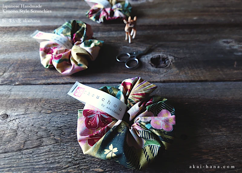 Japanese Handmade Kimono Style Chouchou/Scrunchies, Beige and Pink Floral ⦿scjf0015