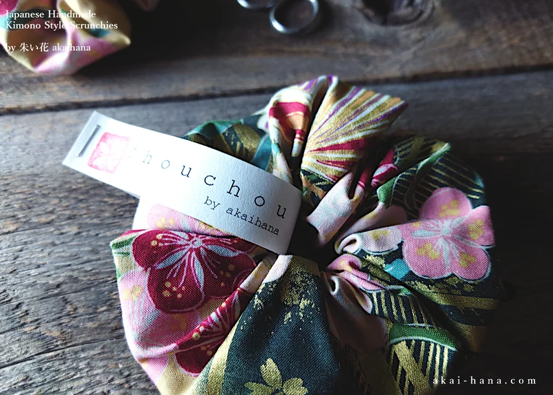 Japanese Handmade Kimono Style Chouchou/Scrunchies, Beige and Pink Floral ⦿scjf0015