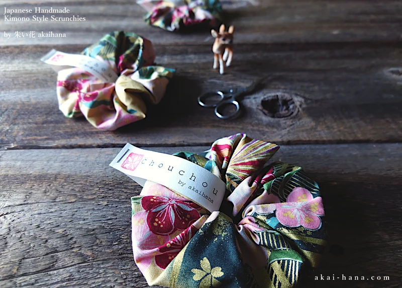 Japanese Handmade Kimono Style Chouchou/Scrunchies, Beige and Pink Floral ⦿scjf0015