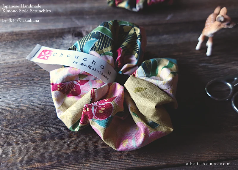 Japanese Handmade Kimono Style Chouchou/Scrunchies, Beige and Pink Floral ⦿scjf0015