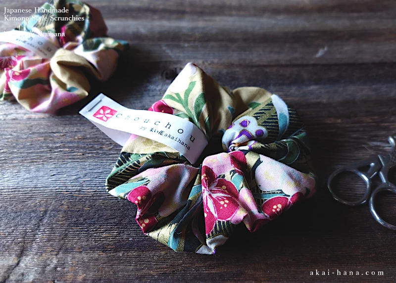 Japanese Handmade Kimono Style Chouchou/Scrunchies, Beige and Pink Floral ⦿scjf0015