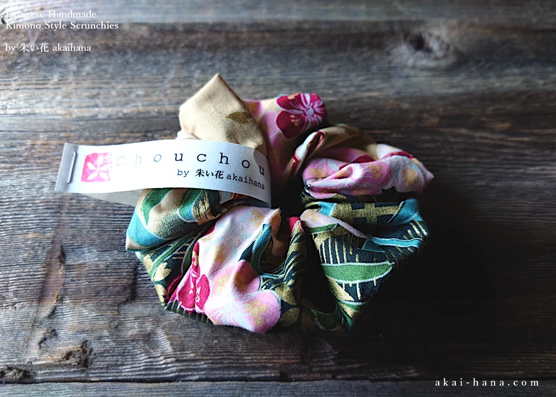 Japanese Handmade Kimono Style Chouchou/Scrunchies, Beige and Pink Floral ⦿scjf0015