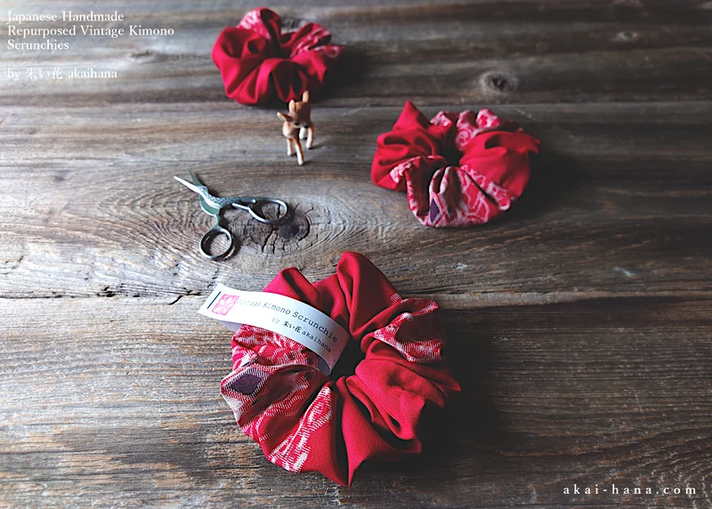 Vintage Kimono Scrunchies, Red Kasuri, Japanese Handmade ⦿scvk0016