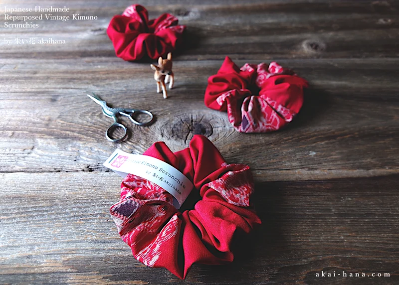 Vintage Kimono Scrunchies, Red Kasuri, Japanese Handmade ⦿scvk0016