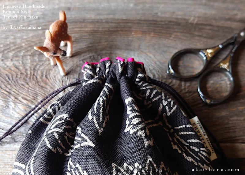 Japanese Handmade Temari Kinchaku (Drawstring) Purse, Kyoto Hand Screen-Printed, Brown ⦿tkjp0018
