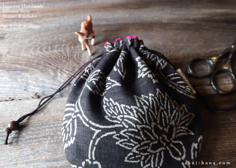 Japanese Handmade Temari Kinchaku (Drawstring) Purse, Kyoto Hand Screen-Printed, Brown ⦿tkjp0018