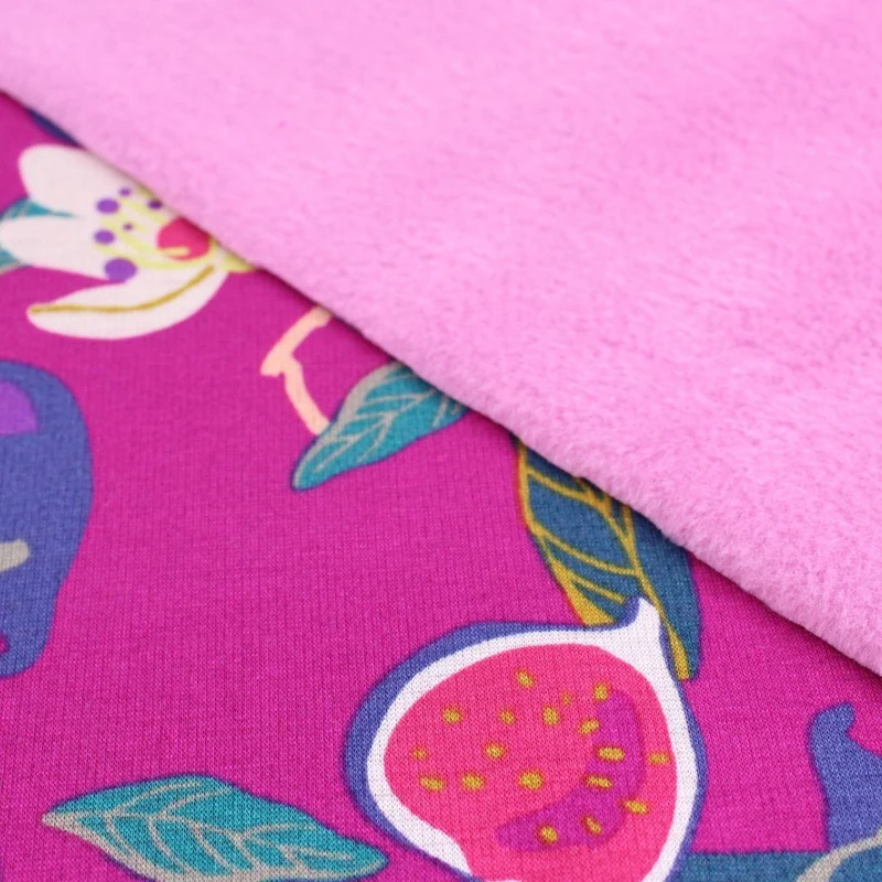 Kuschelsweat Stoff – Feigen und Blumen | Lila