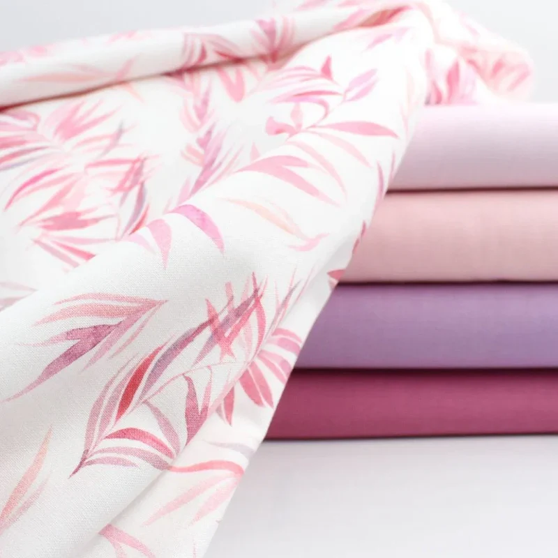 Baumwollstoff rosa Blättern