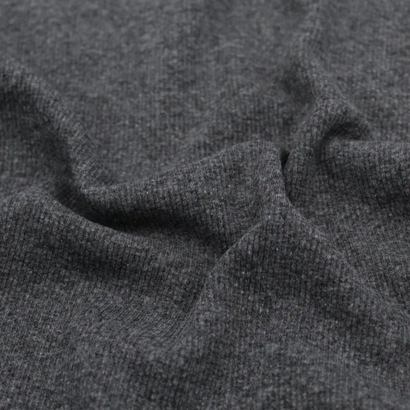 Bündchenstoff mit feinen Rippen