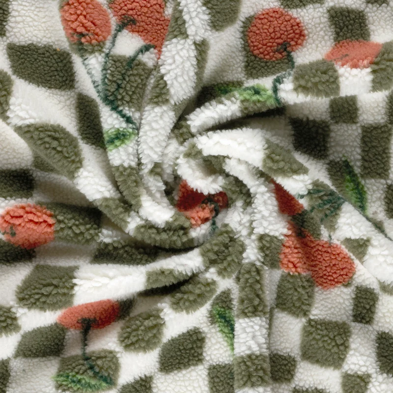 Sherpa-Fleece Kirschen – Wollweiß