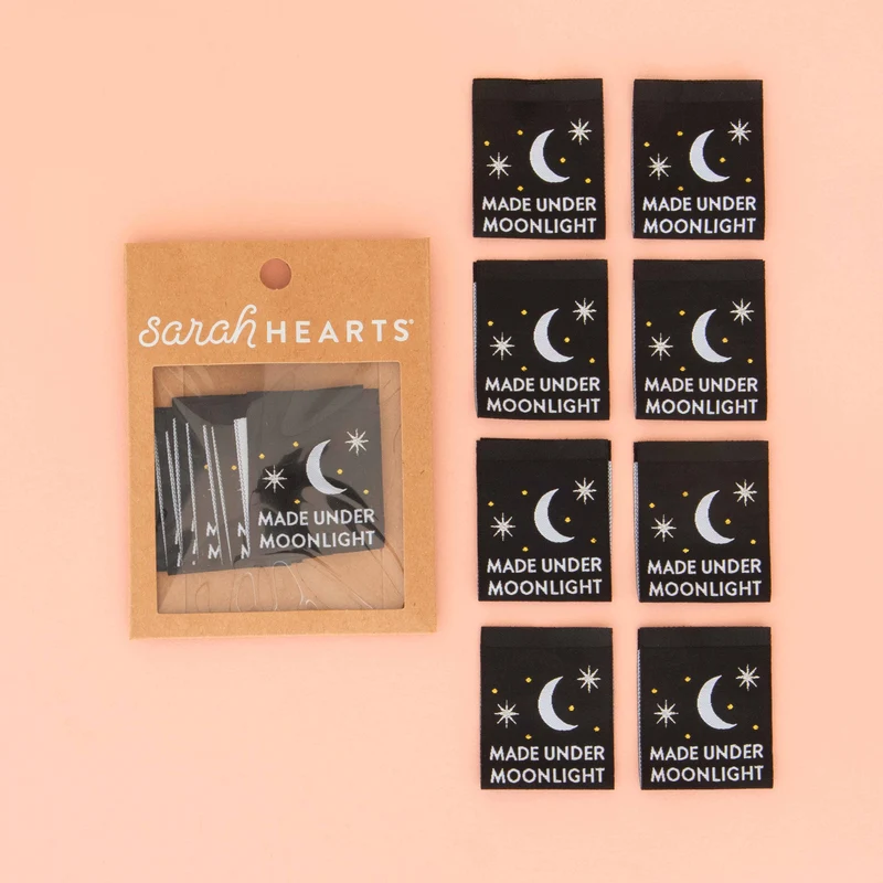 „Made Under Moonlight“ – gewebte Etiketten von Sarah Hearts
