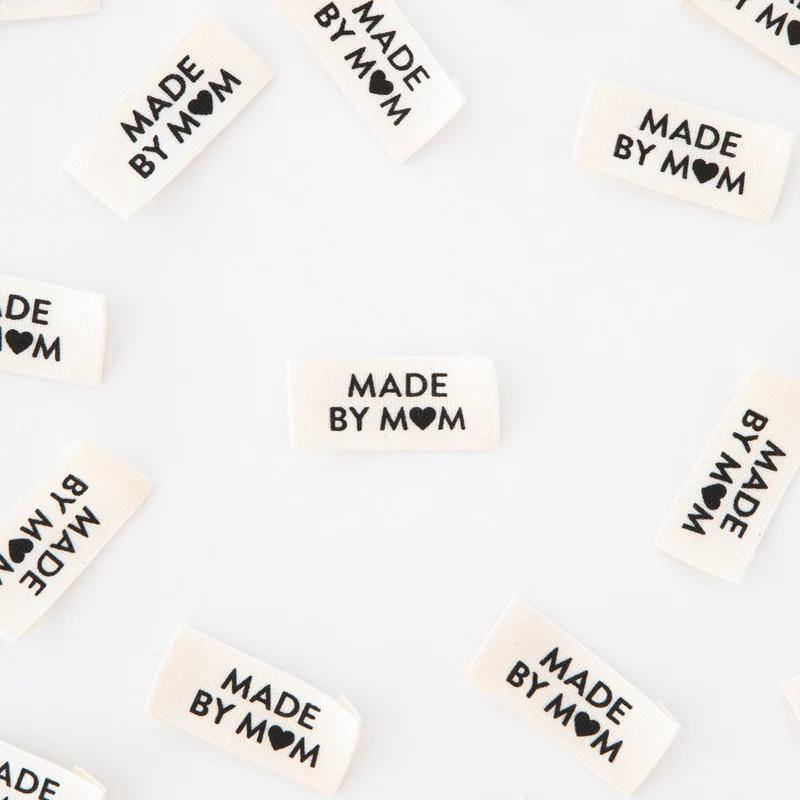 „Made by Mom“ Etiketten aus Bio-Baumwolle – von Sarah Hearts