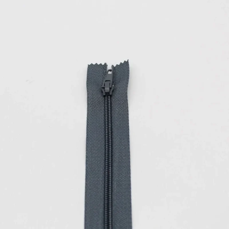 Nicht teilbarer Reißverschluss 22 cm