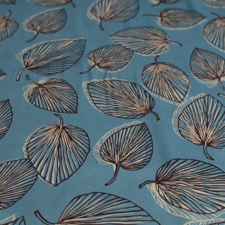 Viskose-Satin mit Blättermuster – Hellblau