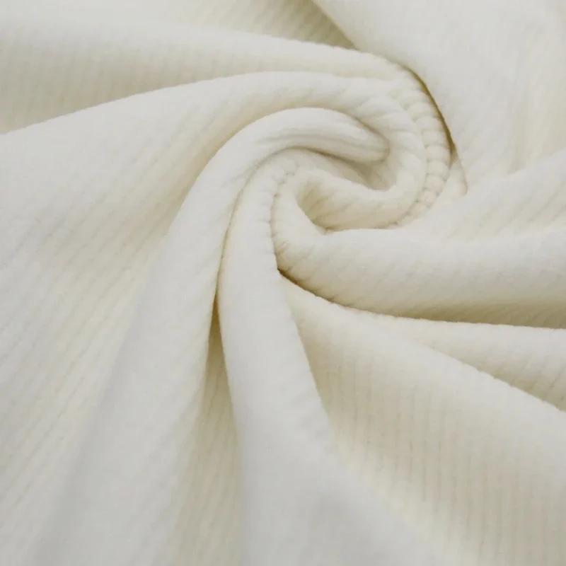 Weicher Cord Jersey mit Breiten Rippen