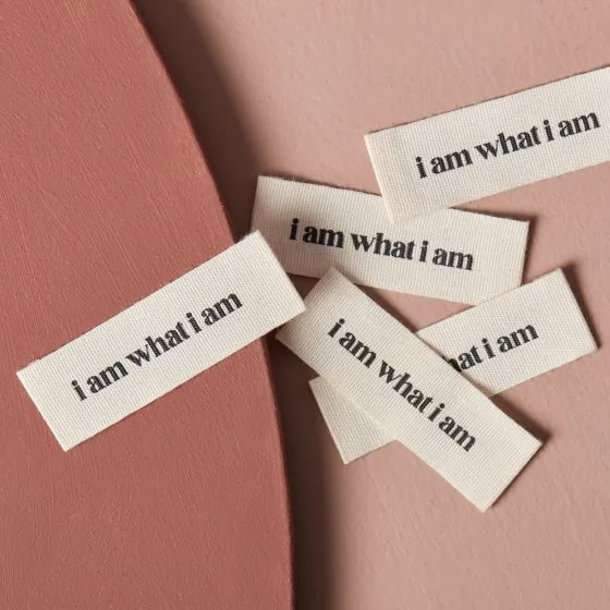 Etikett "I AM WHAT I AM"
