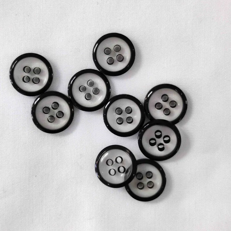 Polyester Knopf 4-Loch mit Rad 12 mm