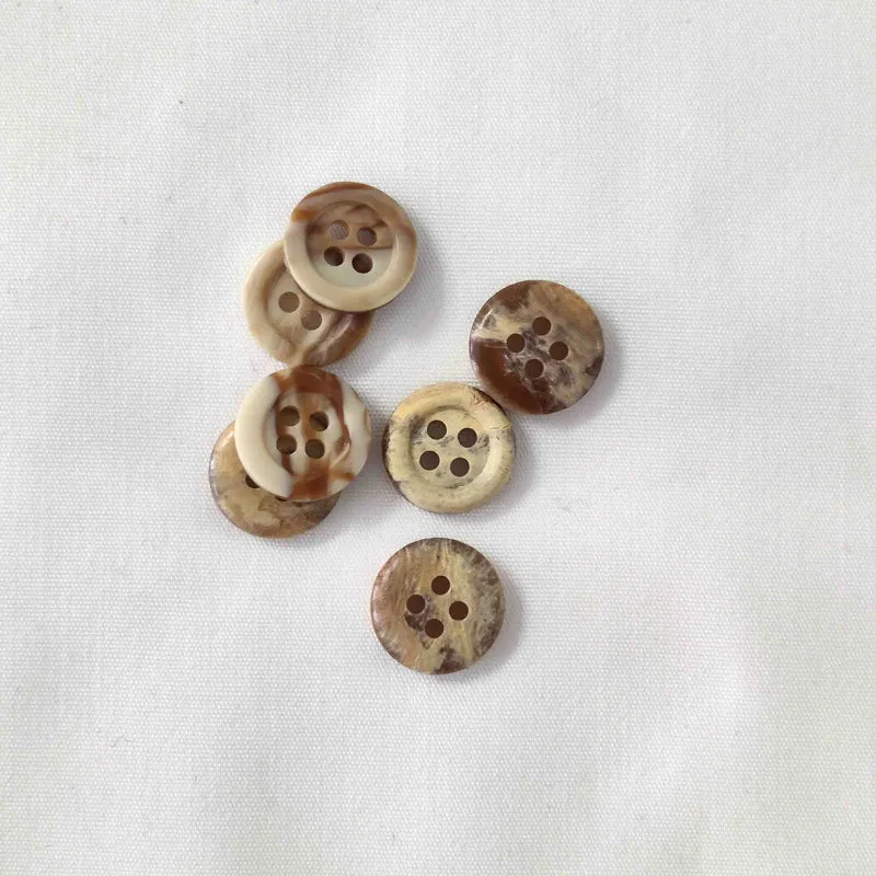 Polyester Knopf 4-Loch 10 mm
