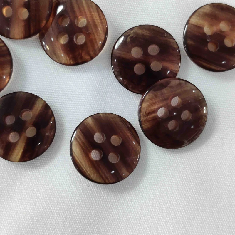 Polyester Knopf 4-Loch 10 mm