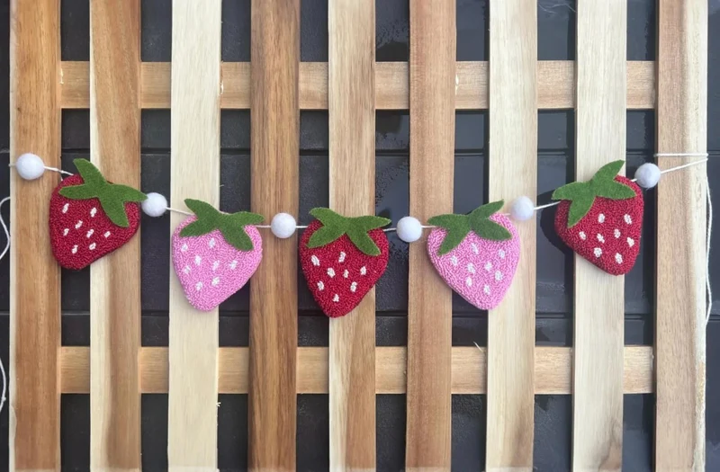 Hand Work - Berrylicious Punch Garland Kit
