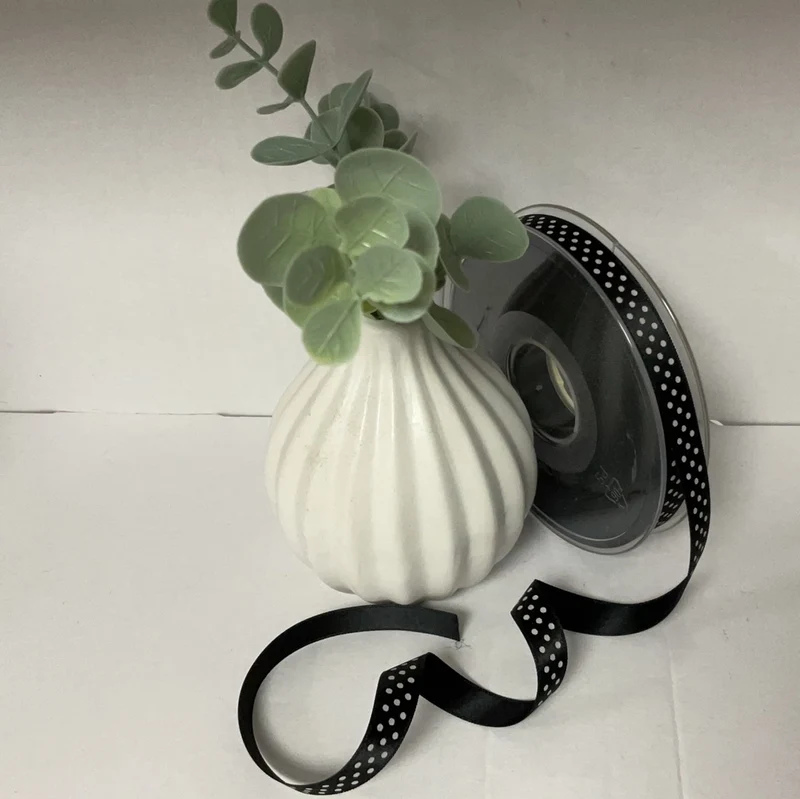 Satinband Mini Dots 10mm schwarz /weiss