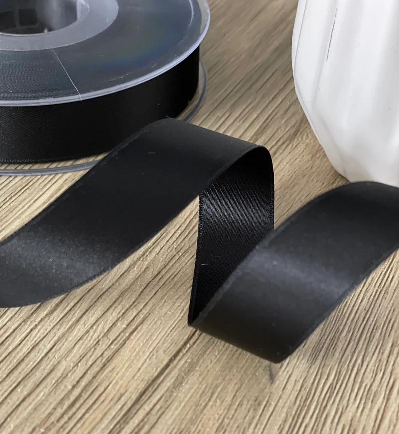 Satinband Uni 16mm schwarz